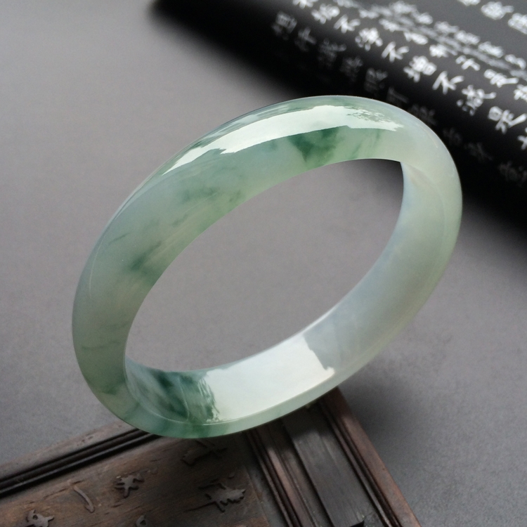 (超值推荐)冰种飘花贵妃手镯(57.8mm-49.3mm )