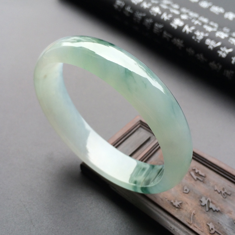 (超值推荐)冰种飘花贵妃手镯(57.8mm-49.3mm )
