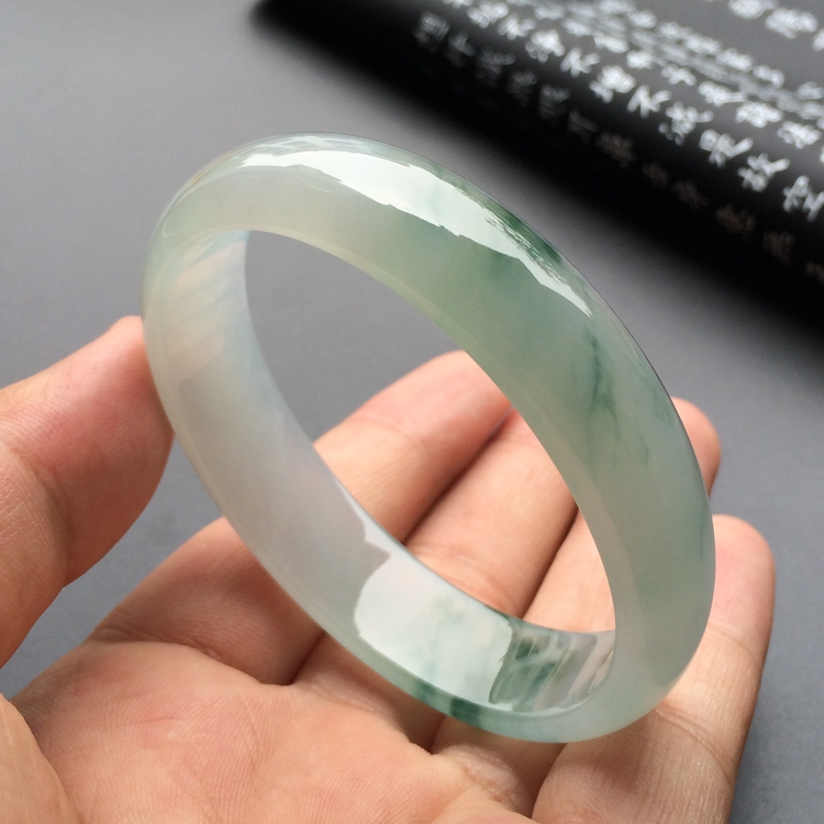 (超值推荐)冰种飘花贵妃手镯(57.8mm-49.3mm )