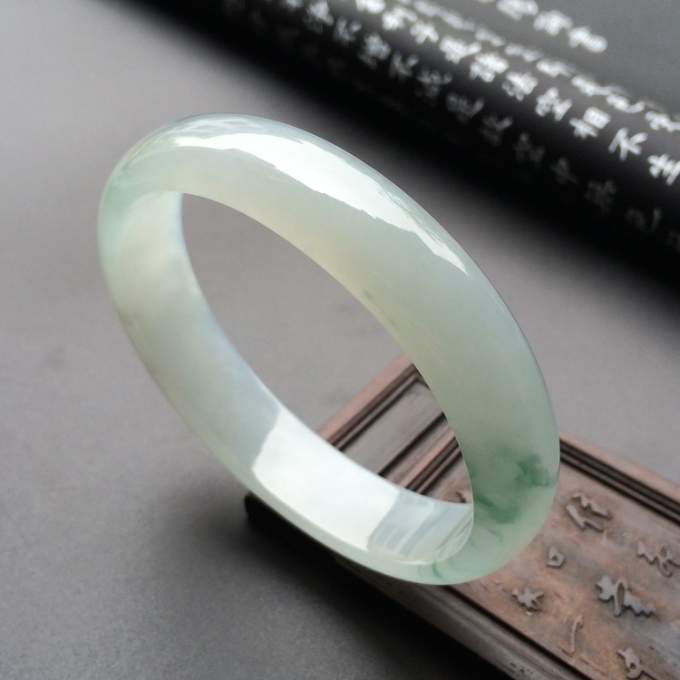 (超值推荐)冰种飘花贵妃手镯(58.4mm-51.4mm)