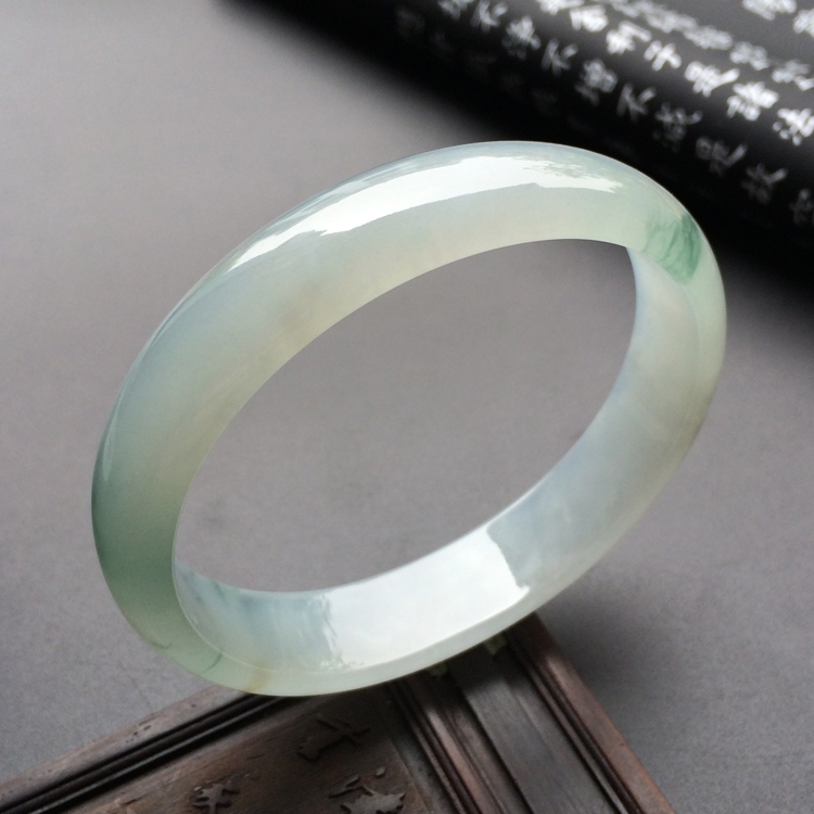 (超值推荐)冰种飘花贵妃手镯(58.4mm-51.4mm)