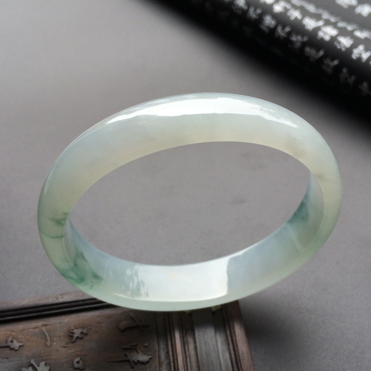 (超值推荐)冰种飘花贵妃手镯(58.4mm-51.4mm)