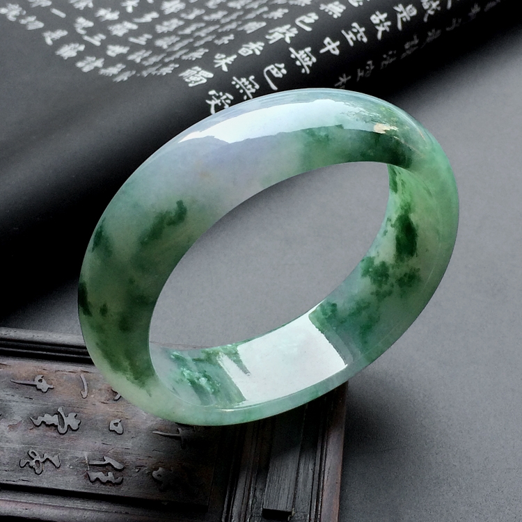 （超值推荐）糯冰种飘花贵妃镯（57.8mm-49.8mm）