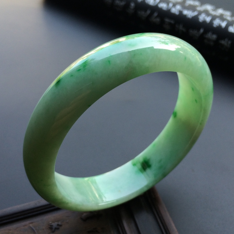 （超值推荐）糯冰种飘翠手镯（55mm）