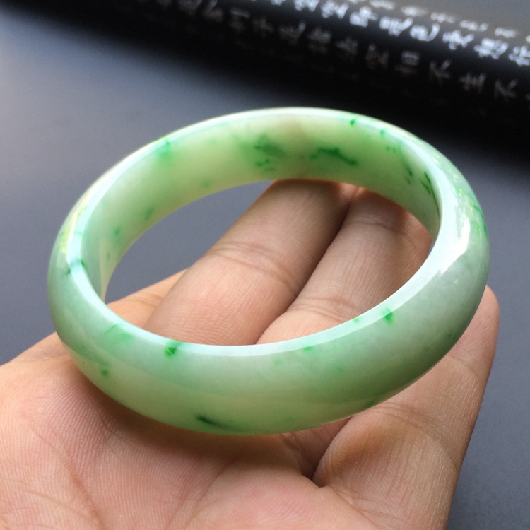 （超值推荐）糯冰种飘翠手镯（55mm）