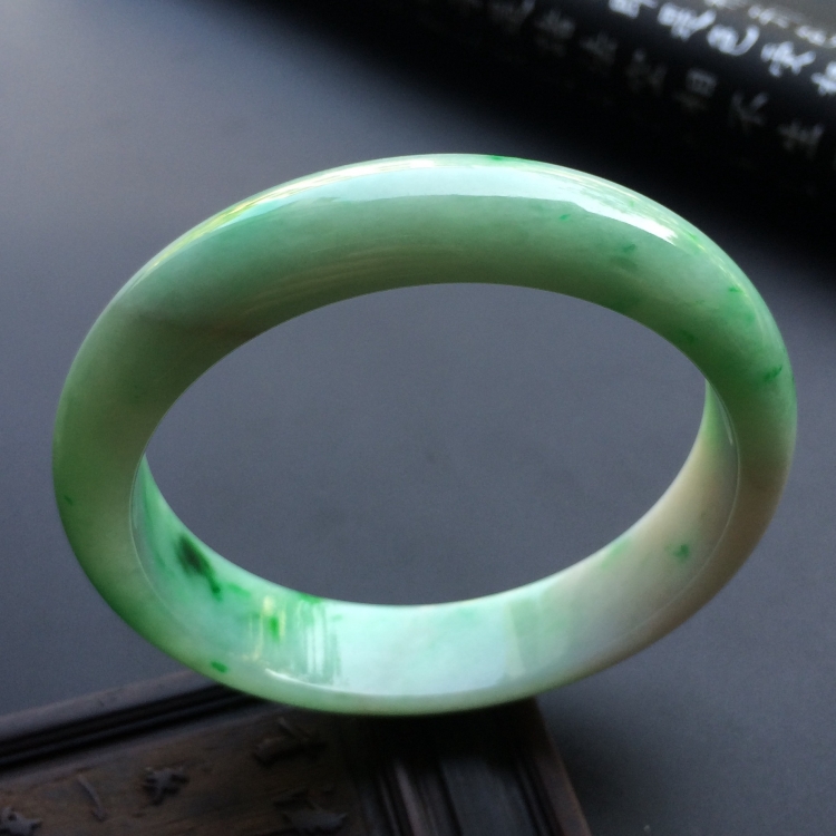 （超值推荐）糯冰种飘翠手镯（56.1mm）