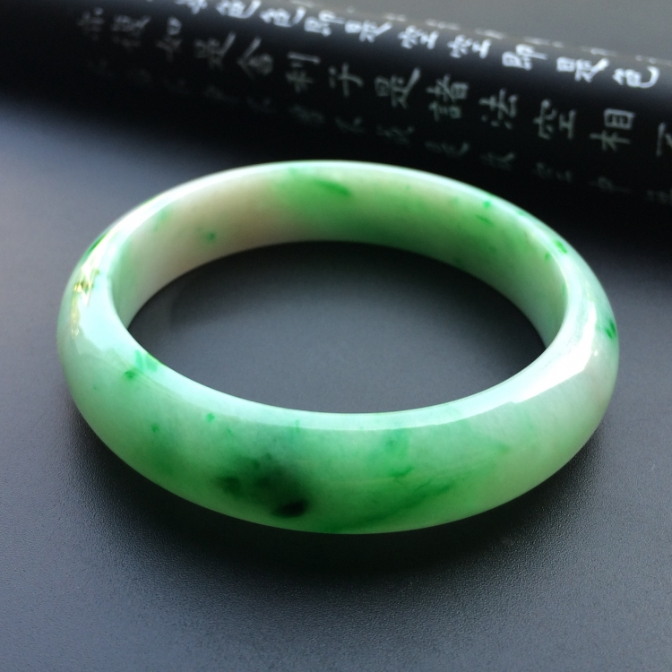 （超值推荐）糯冰种飘翠手镯（56.1mm）