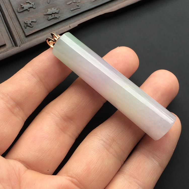 糯冰种淡紫罗兰翎管挂件