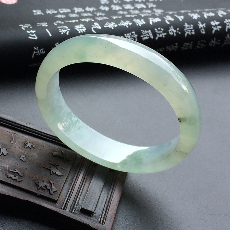 冰种晴水贵妃镯（54mm-47.5mm）