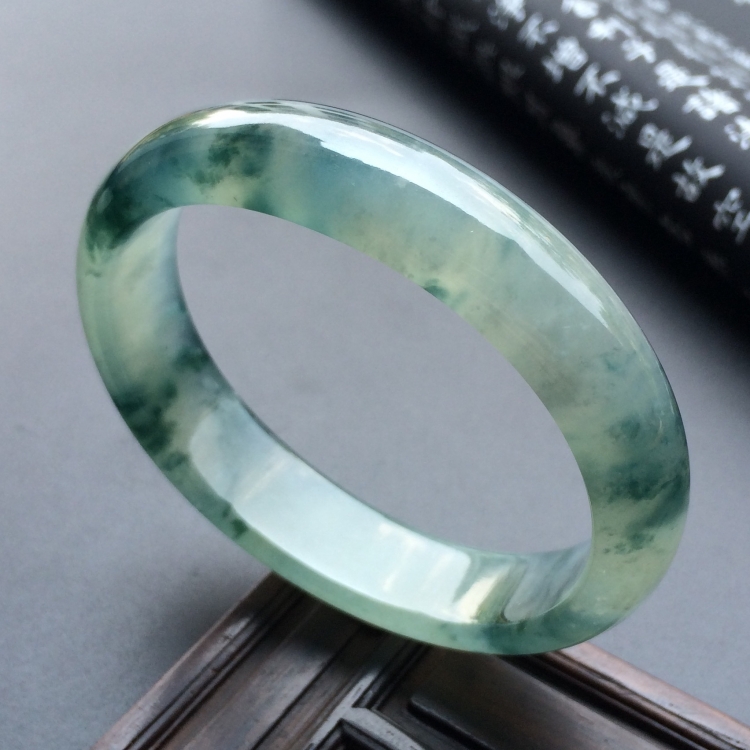 （超值推荐）冰种飘花贵妃镯（53mm-45.5mm）