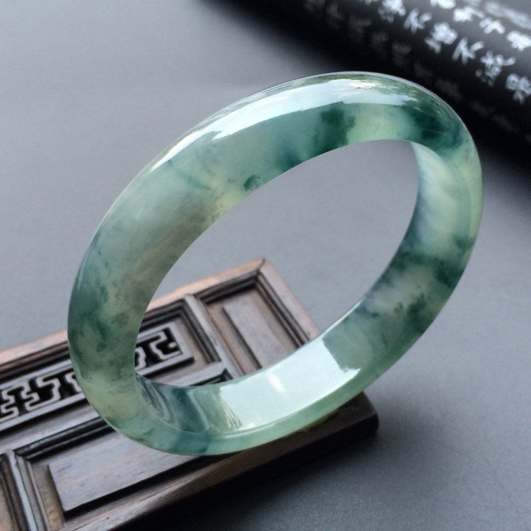 （超值推荐）冰种飘花贵妃镯（53mm-45.5mm）