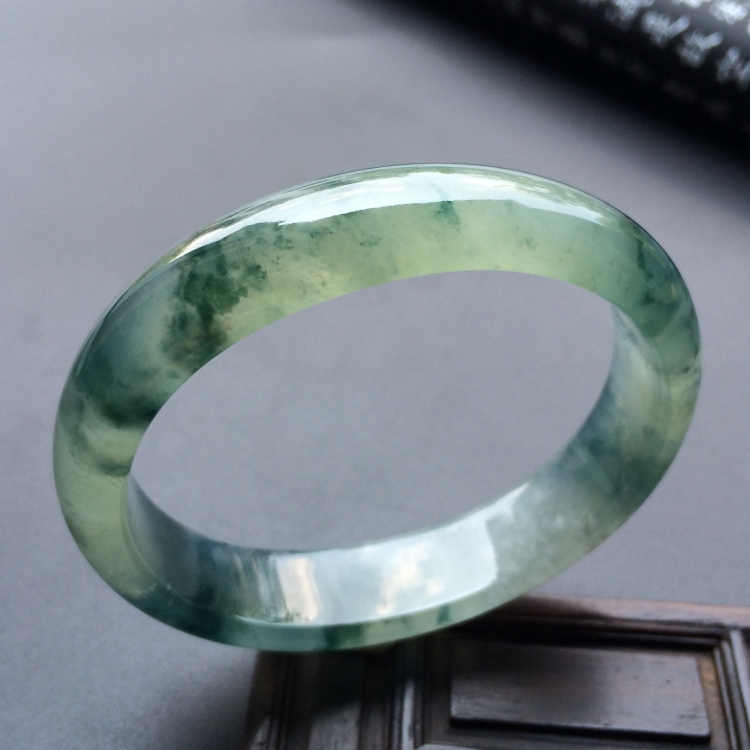 （超值推荐）冰种飘花贵妃镯（53mm-45.5mm）