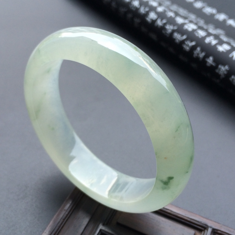 （超值推荐）冰种飘花手镯（55.9mm）