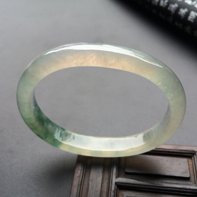 （超值推荐）冰种飘花贵妃镯（55mm-45.2mm）