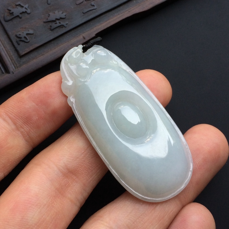 （超值推荐）糯冰种淡晴水福在眼前挂件