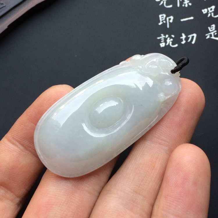 （超值推荐）糯冰种淡晴水福在眼前挂件