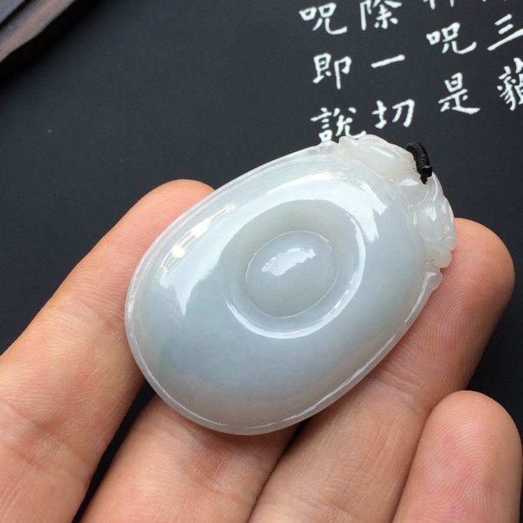 （超值推荐）糯冰种淡晴水福在眼前挂件