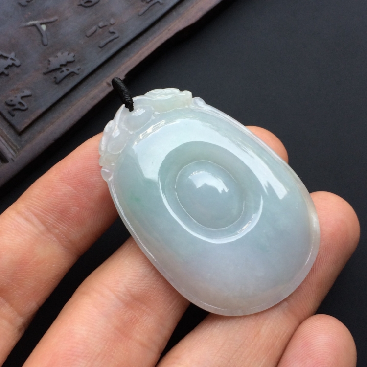 （超值推荐）糯冰种淡晴水福在眼前挂件