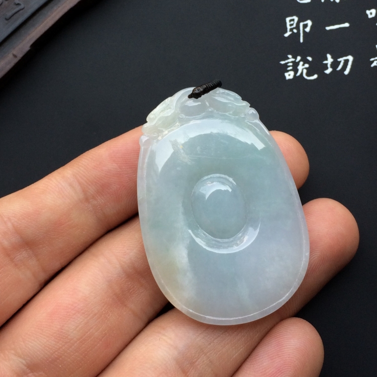 （超值推荐）糯冰种淡晴水福在眼前挂件