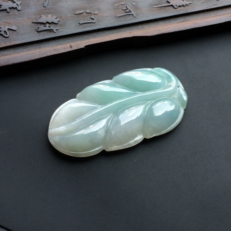 （超值推荐）糯冰种晴水玉叶挂件