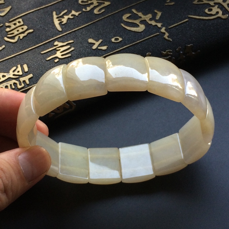 (超值推荐)糯冰种淡黄翡手链