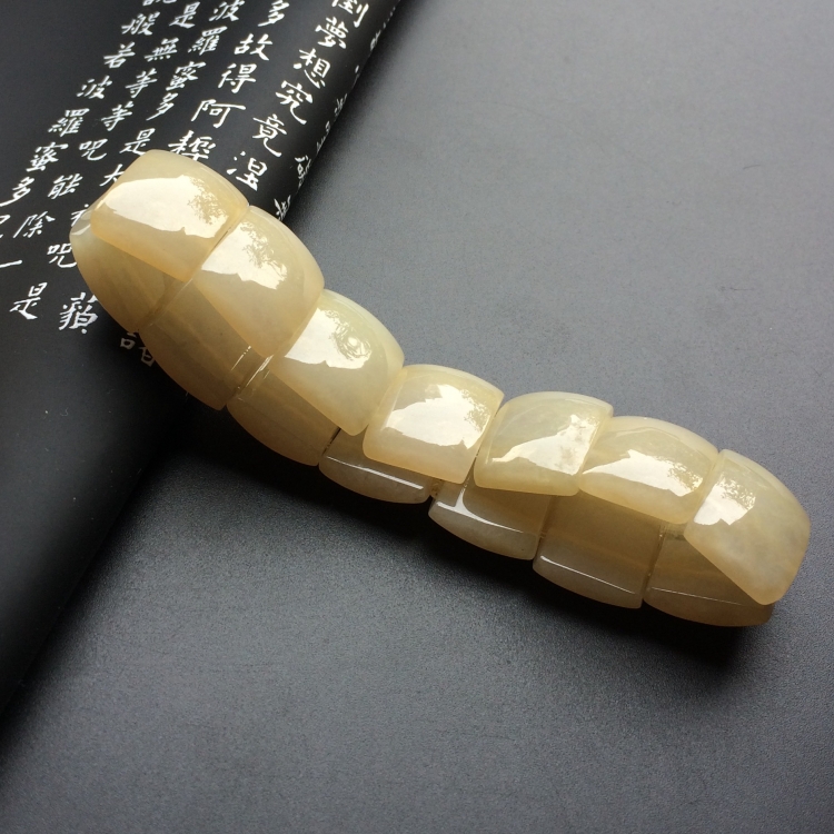 (超值推荐)糯冰种淡黄翡手链