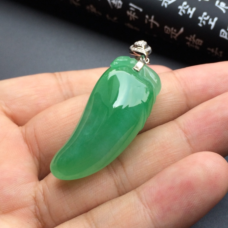 （超值推荐）糯冰种绿晴水福瓜挂件