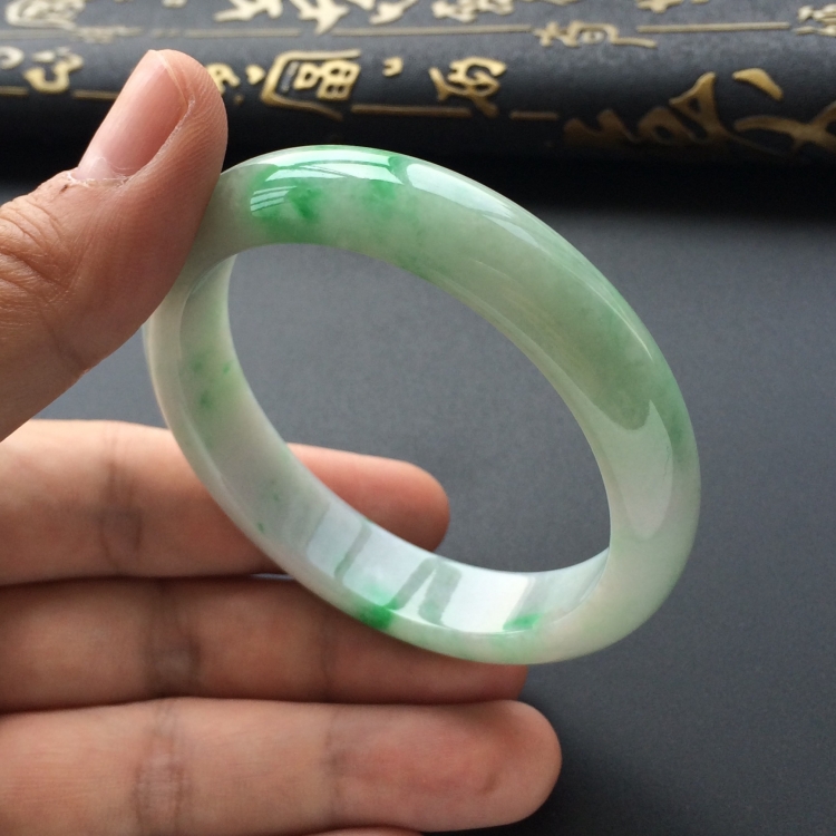 (超值推荐)糯冰种飘翠手镯（57.1mm）