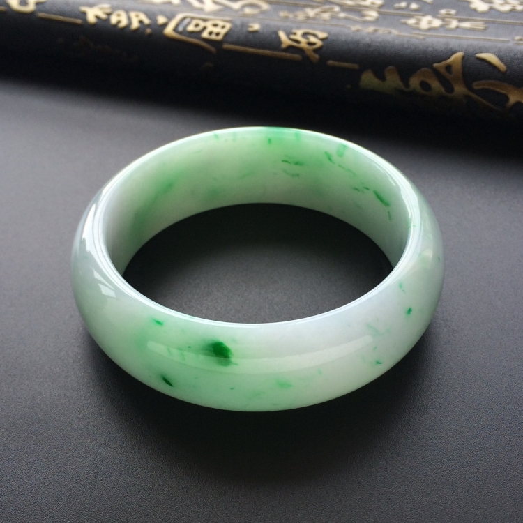 (超值推荐)糯冰种飘翠手镯（60.1mm）