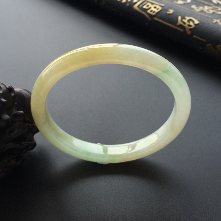 (超值推荐)糯冰种晴水飘黄翡贵妃镯（55.4mm-49.5mm）