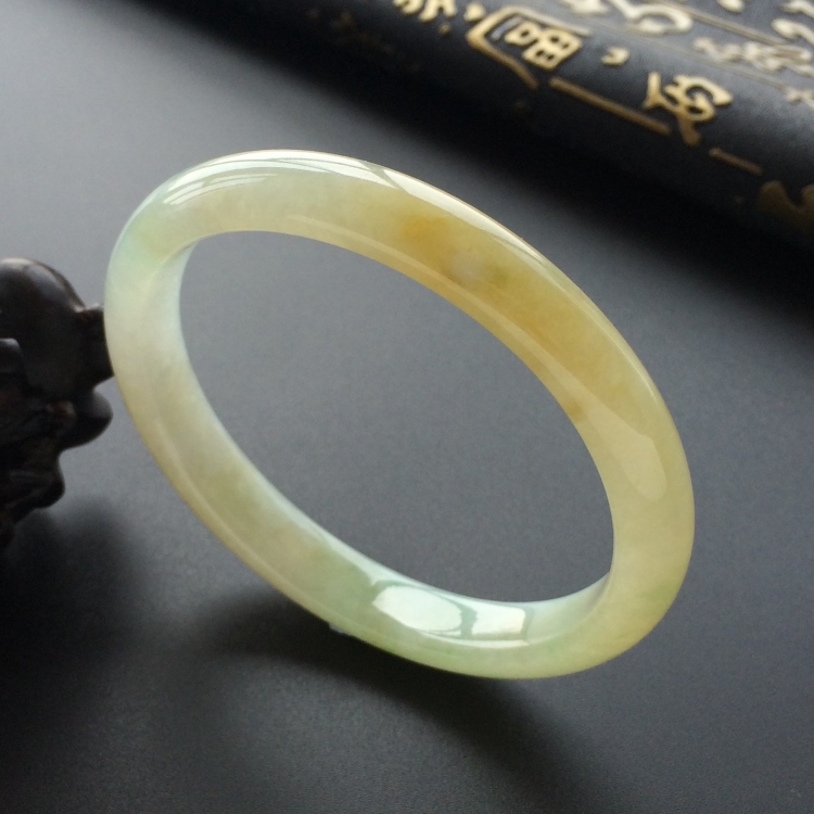 (超值推荐)糯冰种晴水飘黄翡贵妃镯（55.4mm-49.5mm）