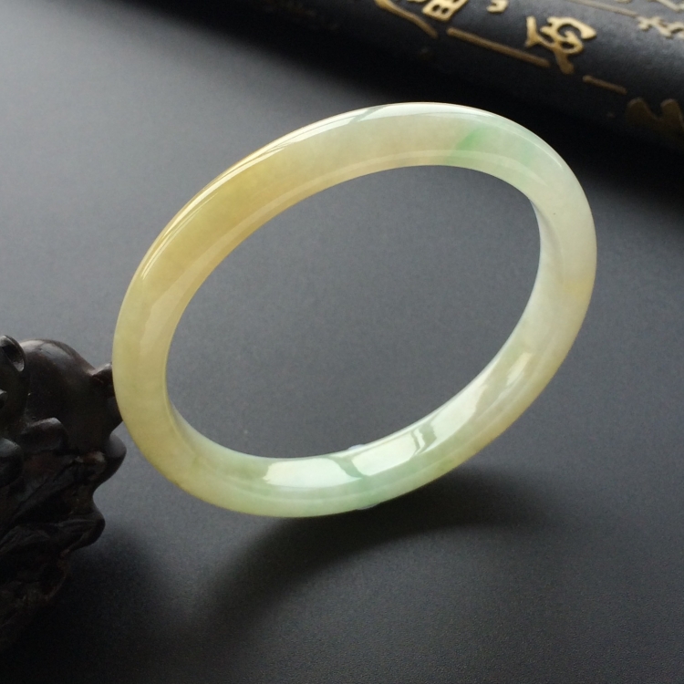 (超值推荐)糯冰种晴水飘黄翡贵妃镯（55.4mm-49.5mm）