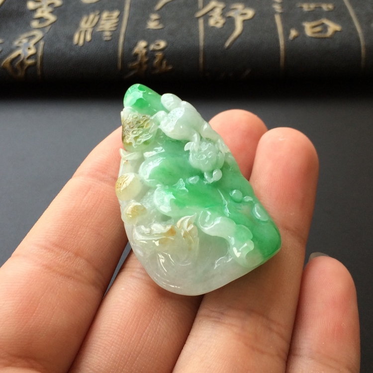(超值推荐)糯冰种黄加绿荷塘清趣/凤戏牡丹挂件一对走