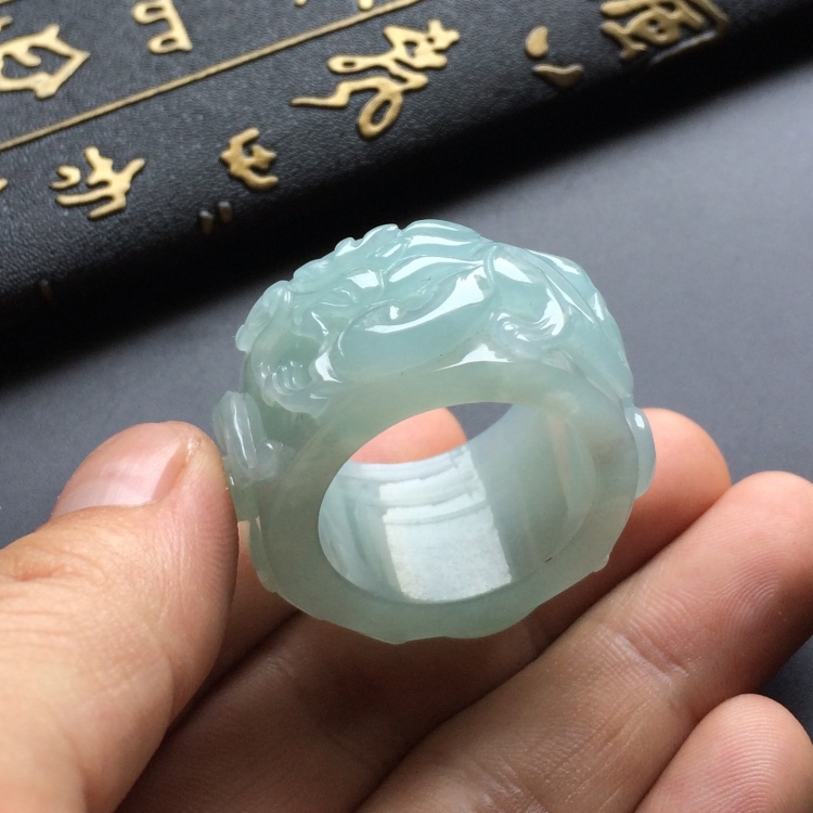 （超值推荐）糯冰种晴水双龙呈祥扳指