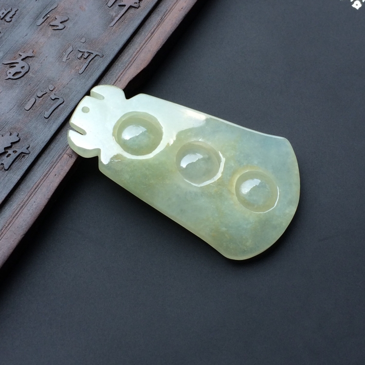 （超值推荐）糯冰种晴水连中三元挂件