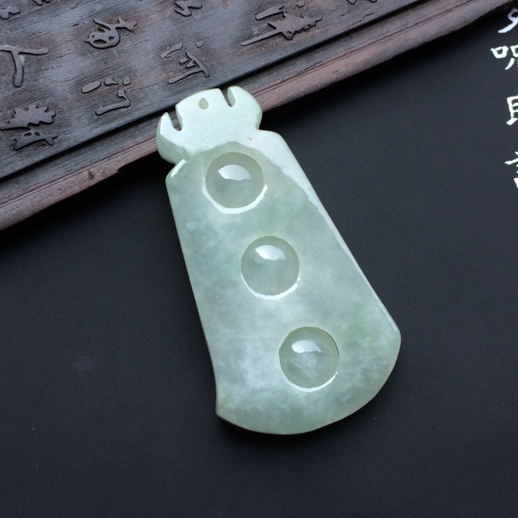 （超值推荐）糯冰种晴水连中三元挂件