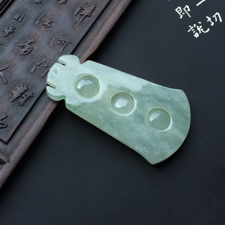 （超值推荐）糯冰种晴水连中三元挂件
