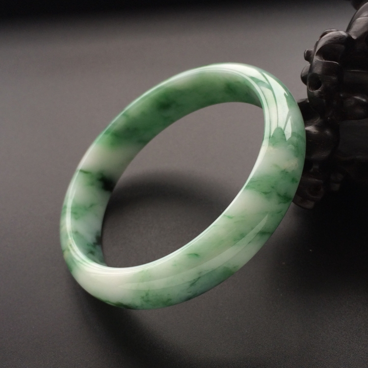 (超值推荐)糯冰种飘花手镯（59.8mm）