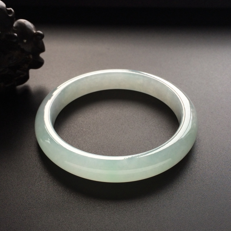 (超值推荐)糯冰种晴水手镯（57.2mm）