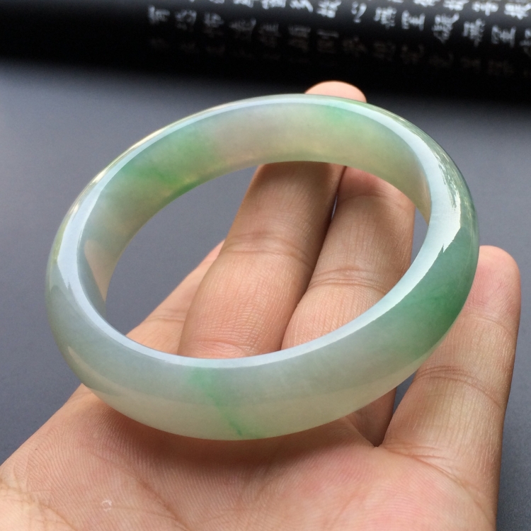 （超值推荐）糯冰种绿晴水手镯（58.3mm）