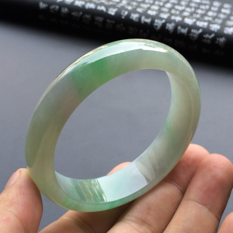 （超值推荐）糯冰种绿晴水手镯（58.3mm）