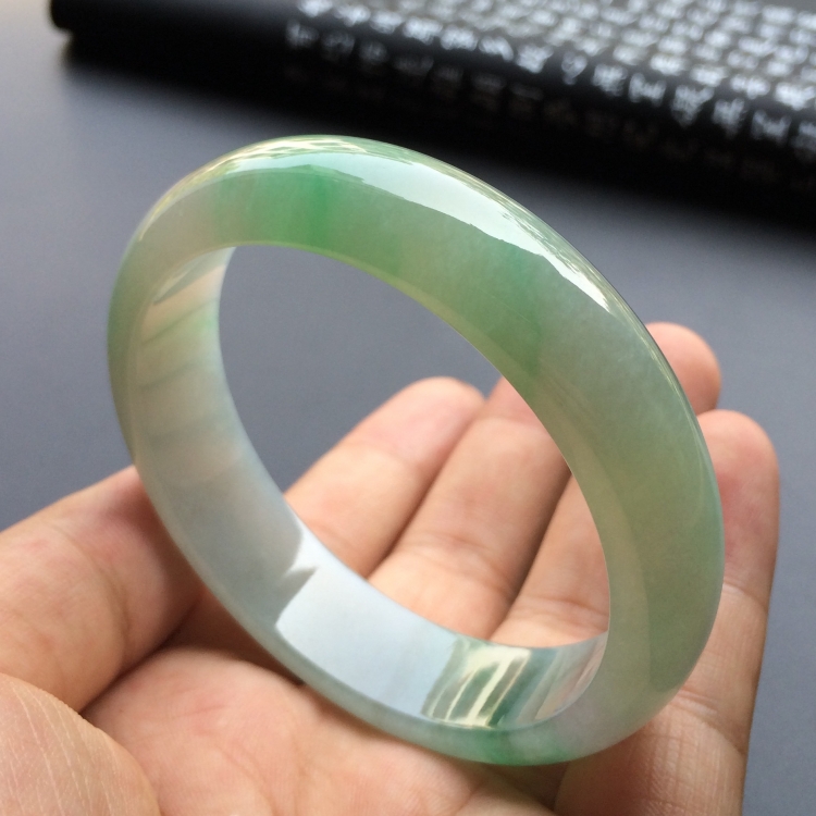 （超值推荐）糯冰种绿晴水手镯（58.3mm）