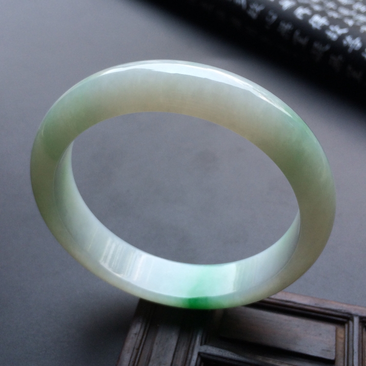 （超值推荐）糯冰种飘翠手镯（55mm）