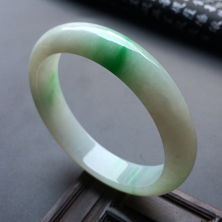 （超值推荐）糯冰种飘翠手镯（55mm）