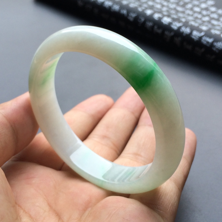 （超值推荐）糯冰种飘翠手镯（55mm）