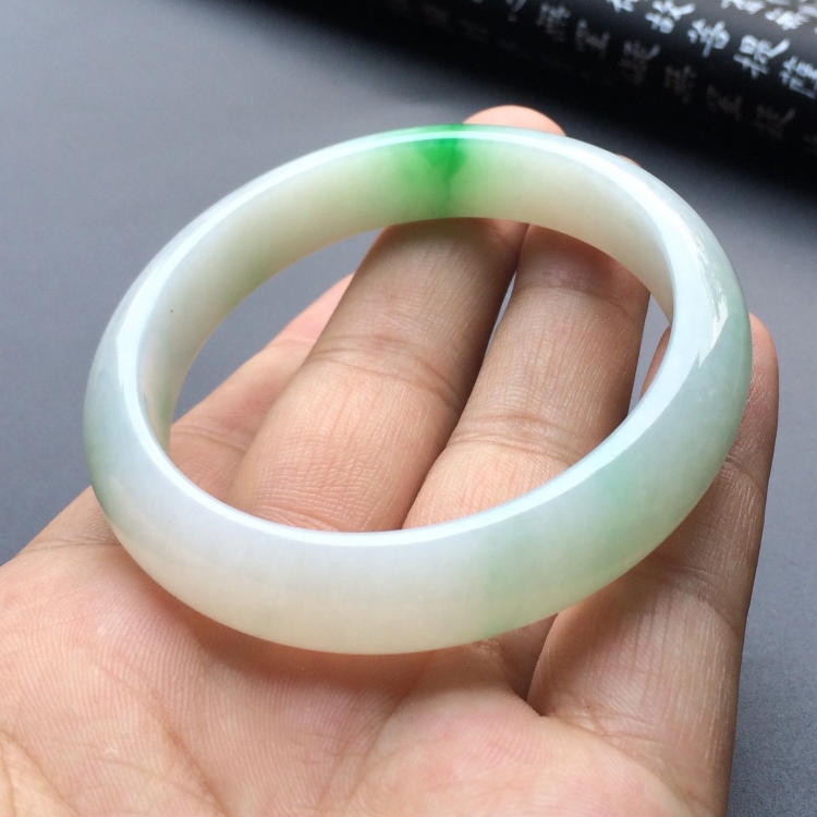 （超值推荐）糯冰种飘翠手镯（55mm）