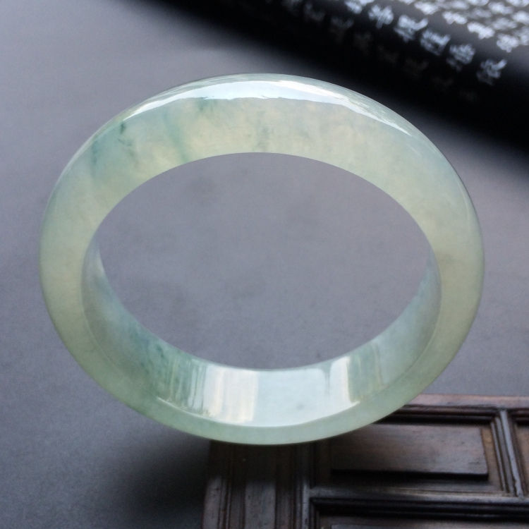 （超值推荐）冰种飘花手镯（56mm）
