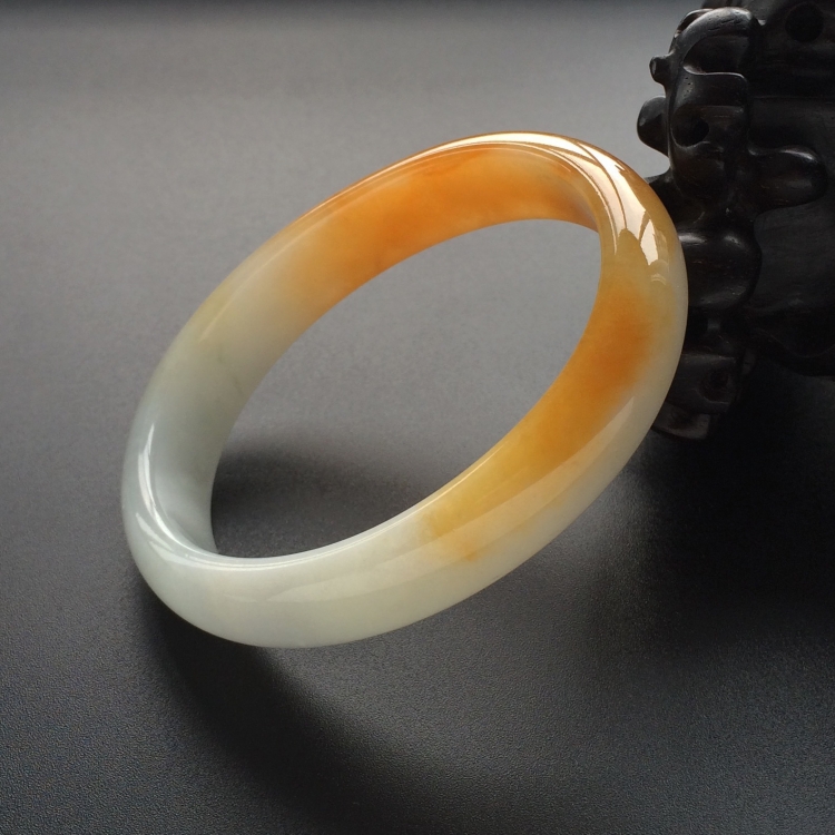 (超值推荐)糯冰种黄翡贵妃镯（54.8mm-47.5mm）