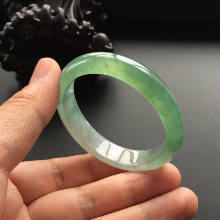 (超值推荐)冰种晴水贵妃镯（55.6mm-48.7mm）