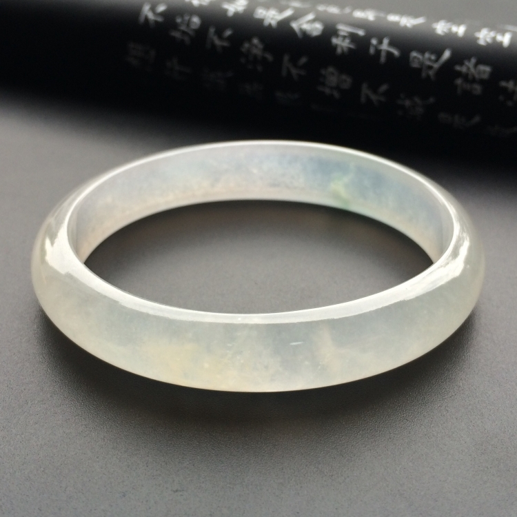 （超值推荐）冰种略飘花贵妃镯（56.7mm-47.7mm）